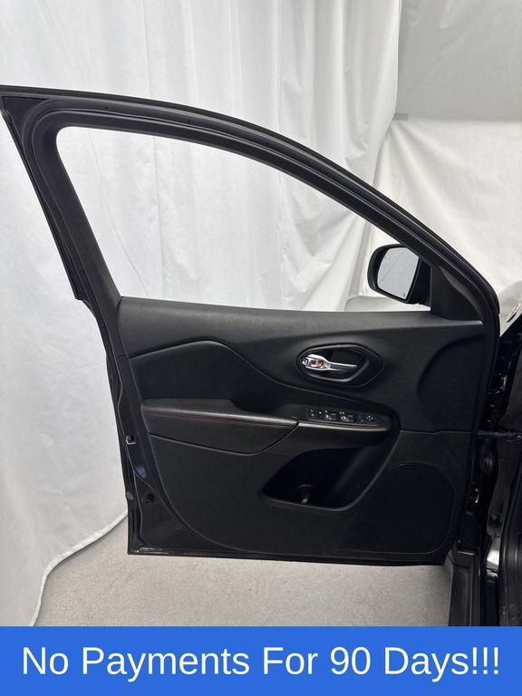 used 2020 Jeep Cherokee car, priced at $17,498