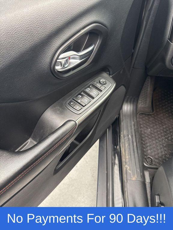 used 2020 Jeep Cherokee car, priced at $17,498