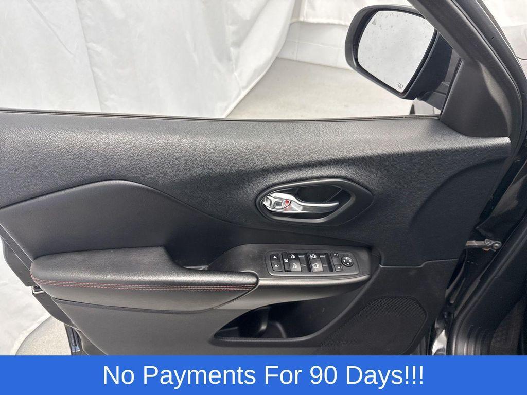 used 2020 Jeep Cherokee car, priced at $17,498