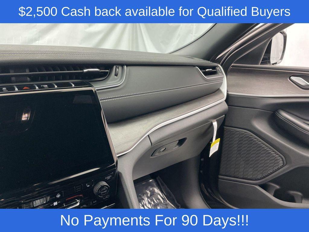 new 2025 Jeep Grand Cherokee L car, priced at $47,054