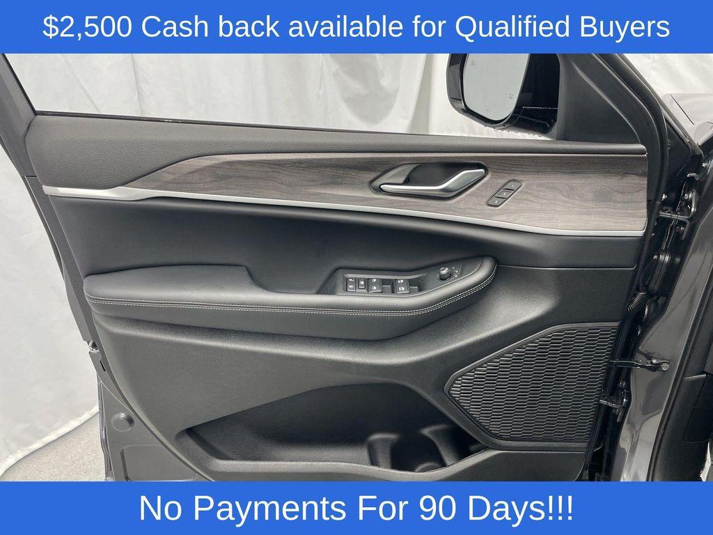 new 2025 Jeep Grand Cherokee L car, priced at $47,054