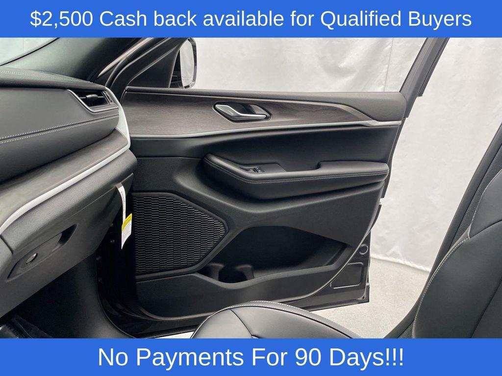 new 2025 Jeep Grand Cherokee L car, priced at $47,054