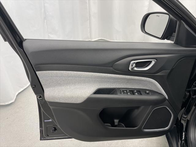 new 2025 Jeep Compass car, priced at $30,692