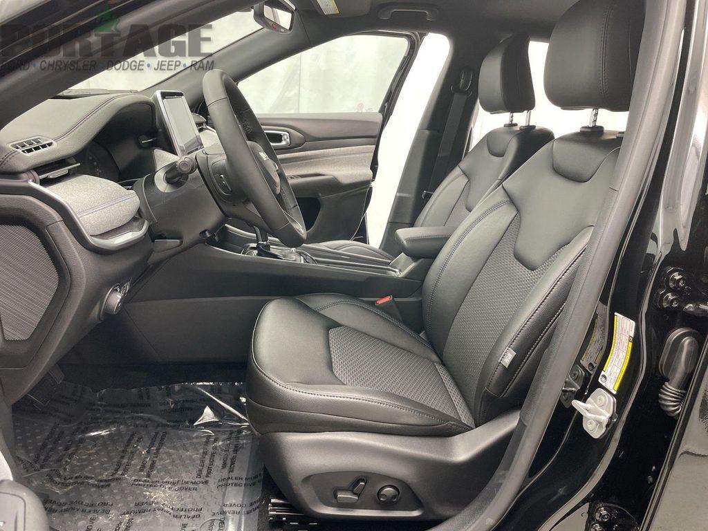 new 2025 Jeep Compass car, priced at $28,010