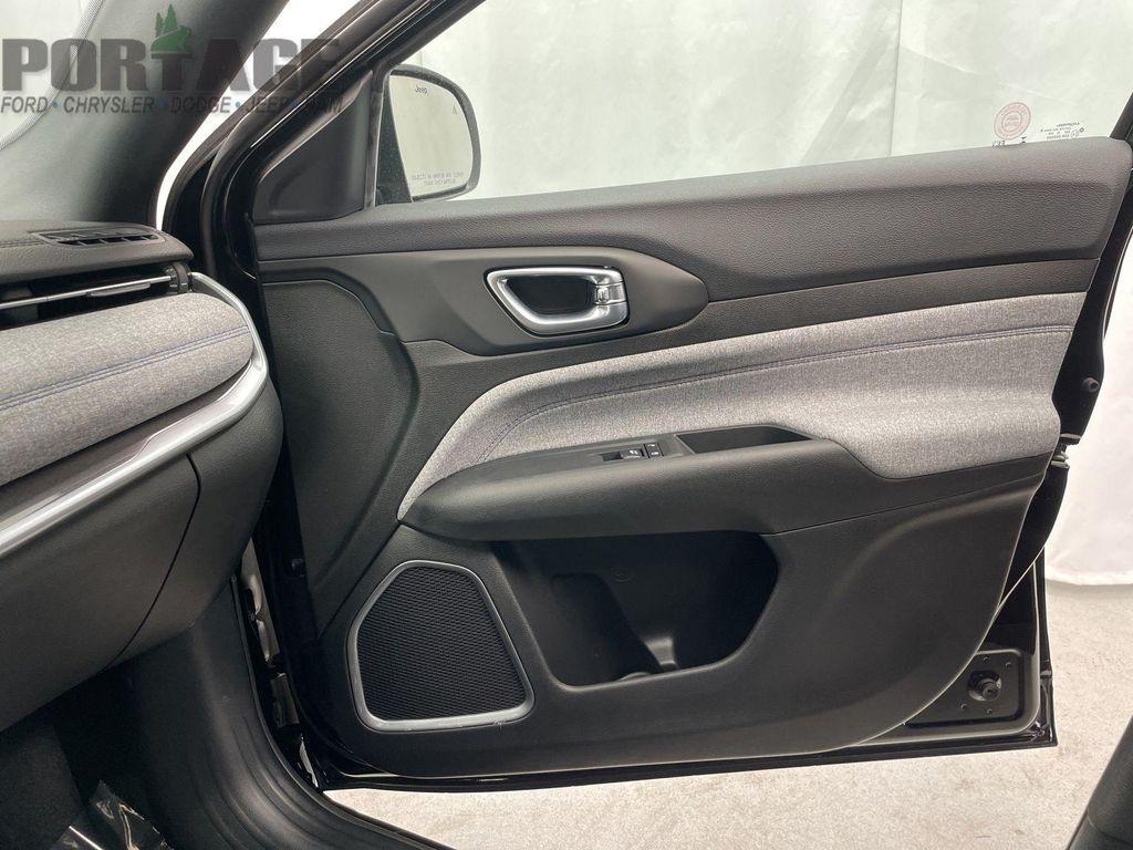 new 2025 Jeep Compass car, priced at $28,010