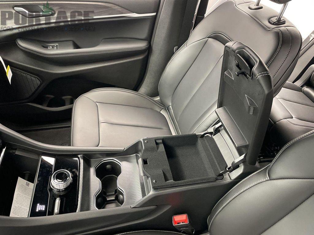 new 2025 Jeep Grand Cherokee L car, priced at $45,154