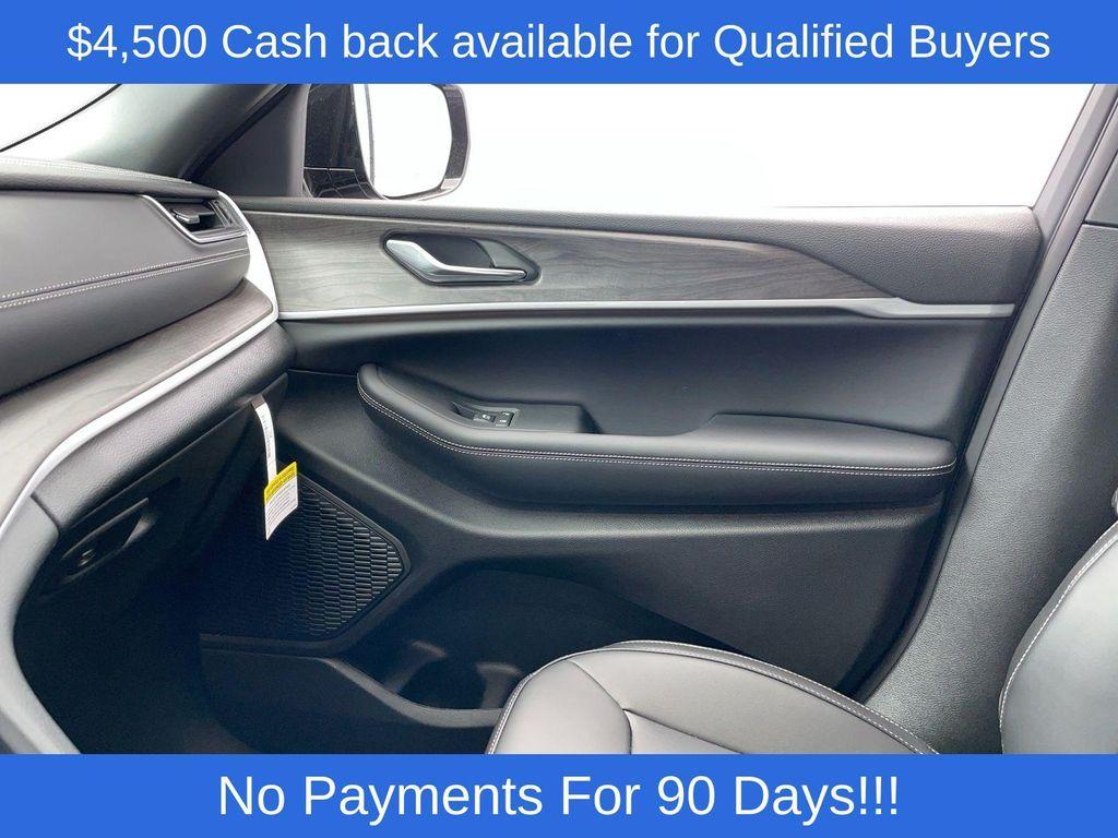 new 2025 Jeep Grand Cherokee L car, priced at $45,154