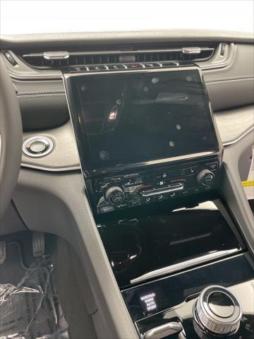 new 2025 Jeep Grand Cherokee car, priced at $44,354
