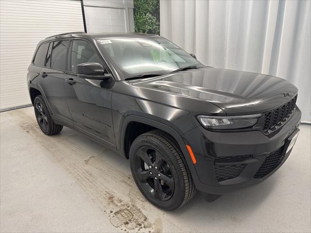 new 2025 Jeep Grand Cherokee car, priced at $41,813