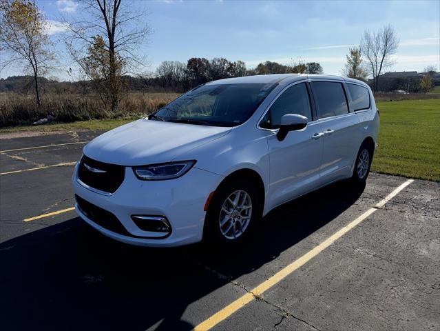 used 2023 Chrysler Pacifica car, priced at $25,999