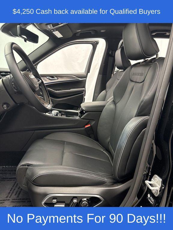 new 2025 Jeep Grand Cherokee car, priced at $57,621