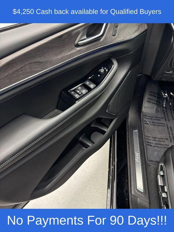 new 2025 Jeep Grand Cherokee car, priced at $57,621