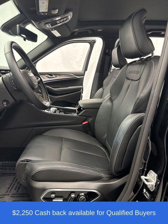 new 2025 Jeep Grand Cherokee car, priced at $62,121