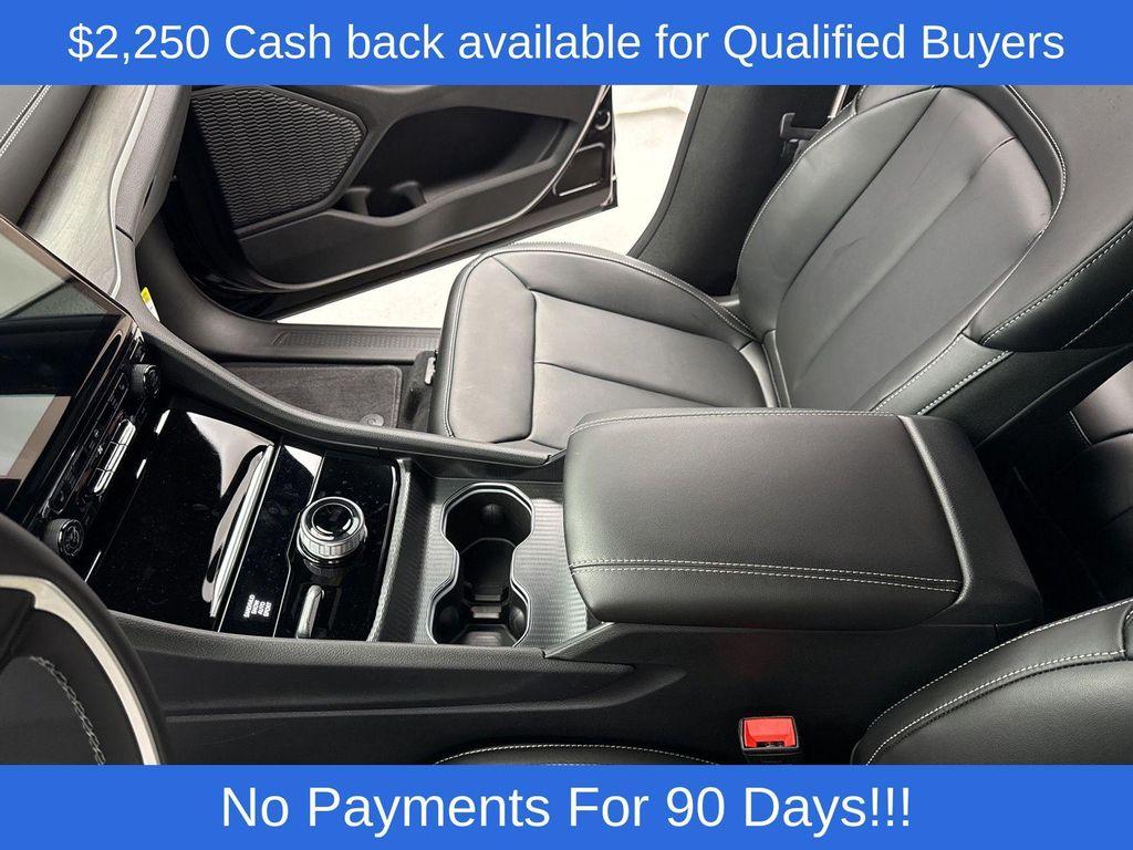 new 2025 Jeep Grand Cherokee car, priced at $42,116