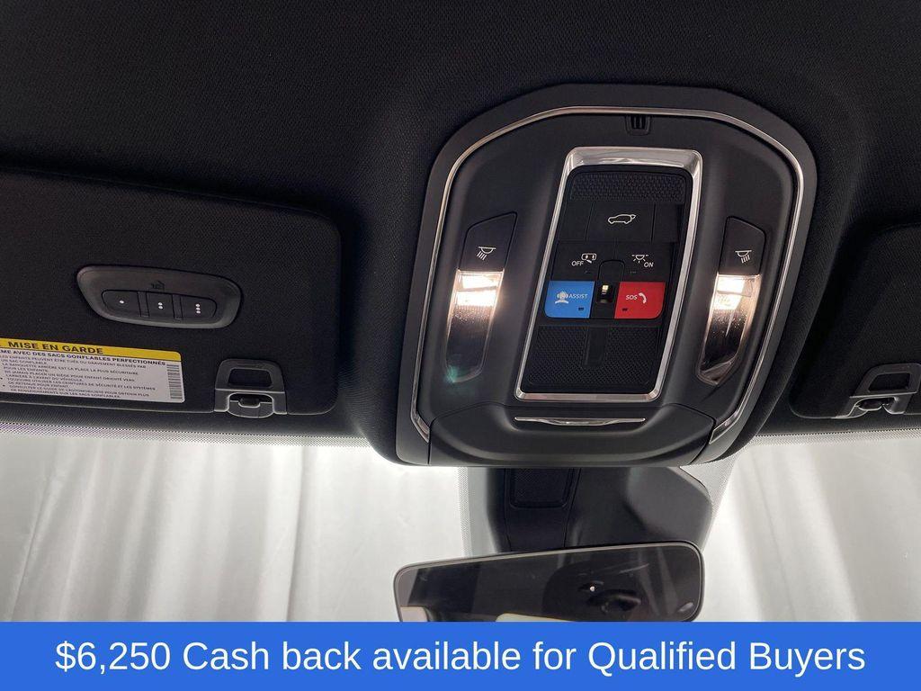 new 2025 Jeep Grand Cherokee car, priced at $37,991