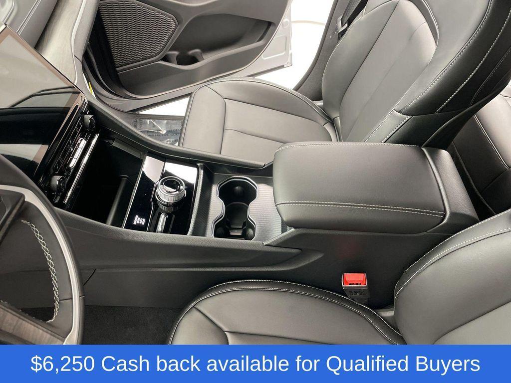 new 2025 Jeep Grand Cherokee car, priced at $37,991