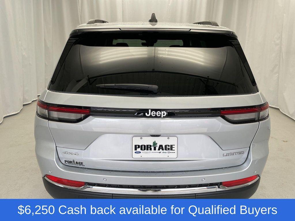 new 2025 Jeep Grand Cherokee car, priced at $37,991