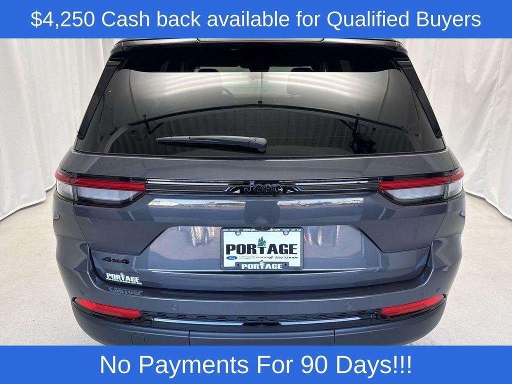 new 2025 Jeep Grand Cherokee car, priced at $45,731