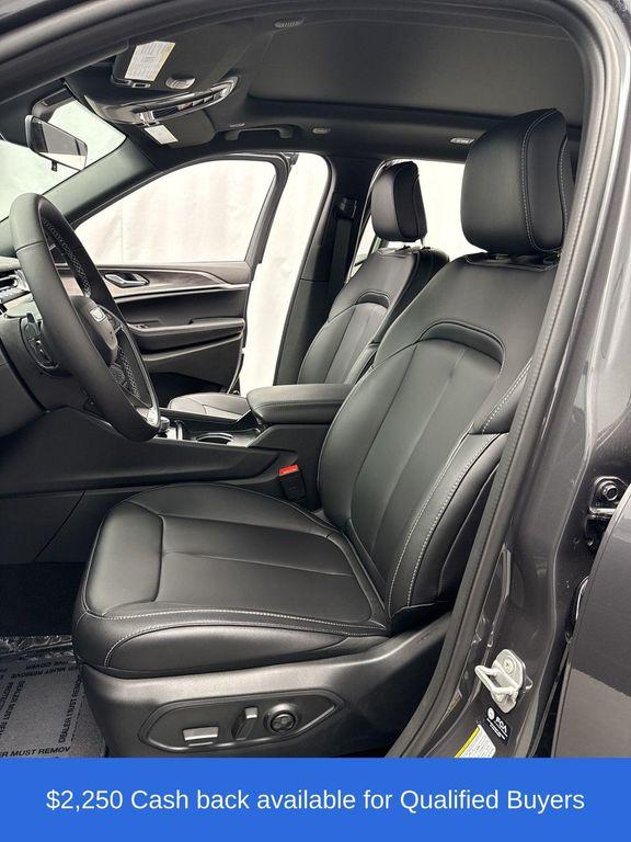 new 2025 Jeep Grand Cherokee car, priced at $48,731