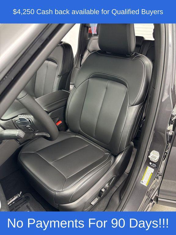 new 2025 Jeep Grand Cherokee car, priced at $45,731