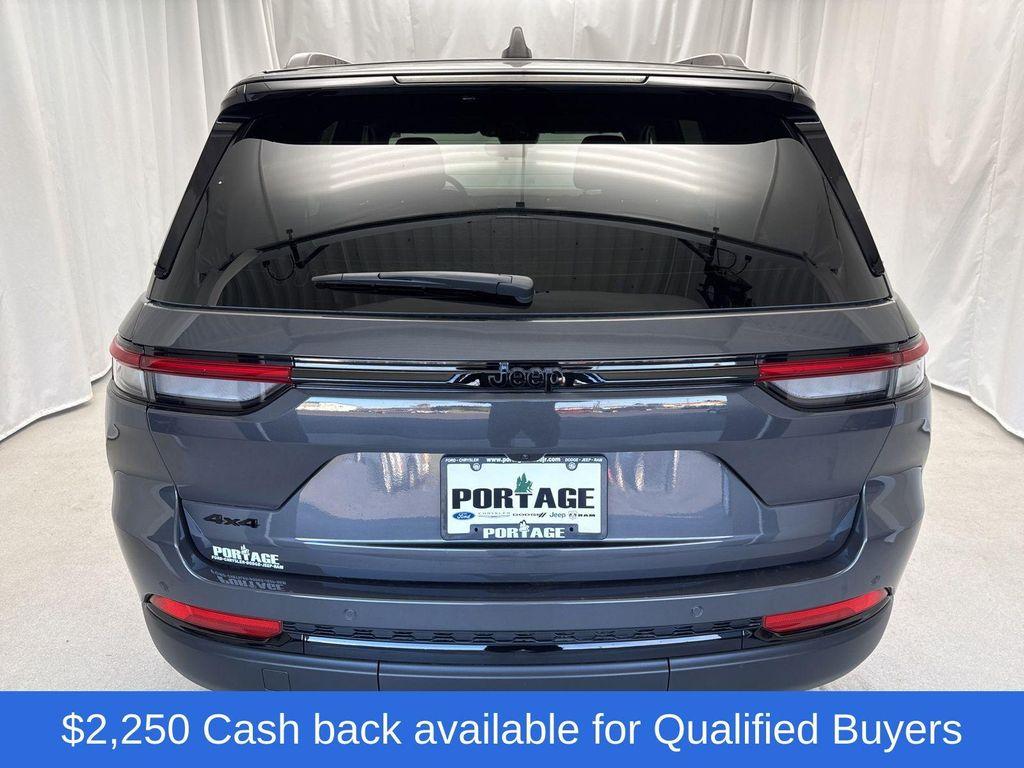 new 2025 Jeep Grand Cherokee car, priced at $48,731