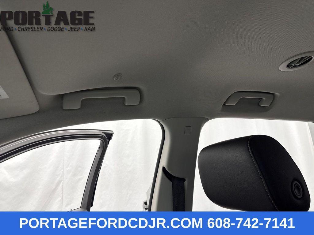 used 2021 Chevrolet Traverse car, priced at $22,998