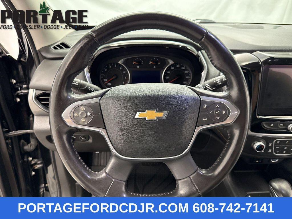 used 2021 Chevrolet Traverse car, priced at $22,998