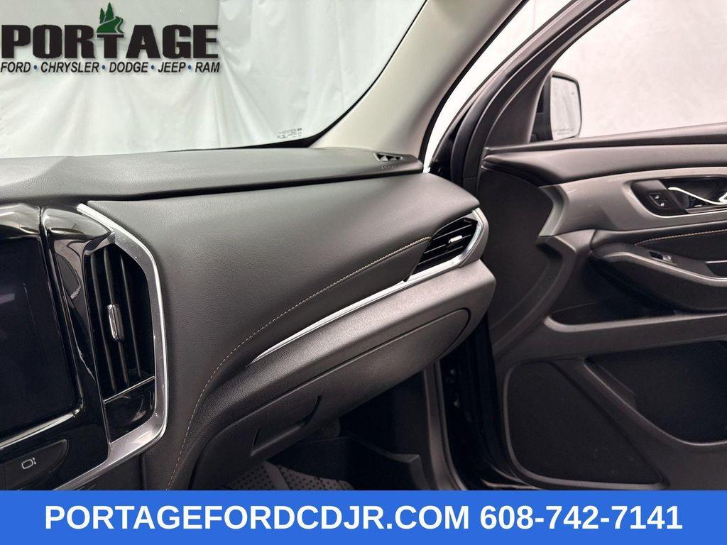 used 2021 Chevrolet Traverse car, priced at $22,998