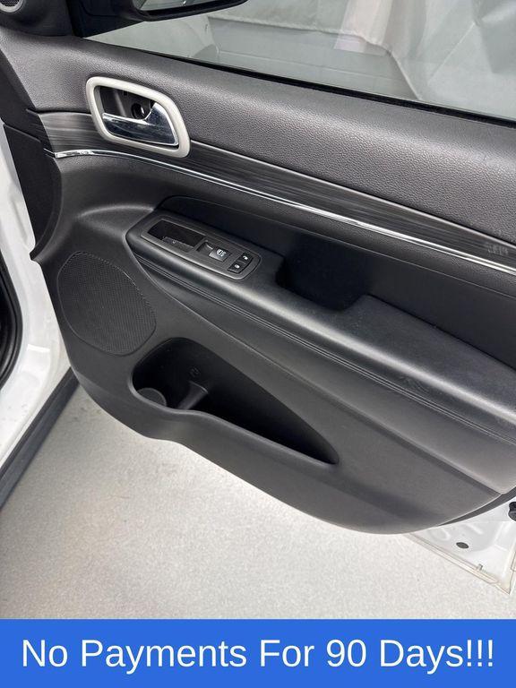 used 2021 Jeep Grand Cherokee car, priced at $18,998