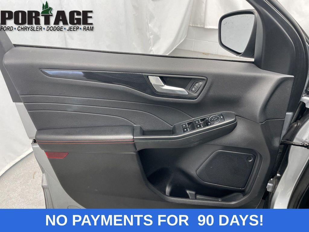 used 2023 Ford Escape car, priced at $24,998