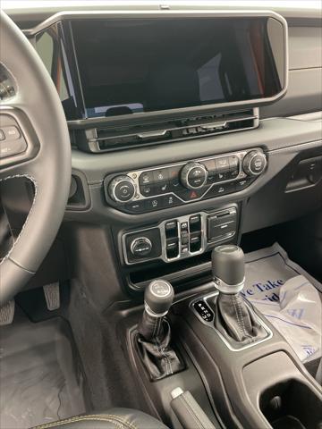 new 2025 Jeep Gladiator car, priced at $42,273