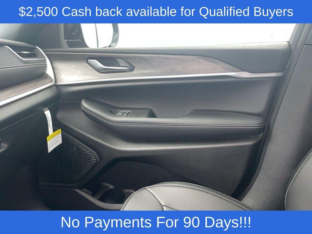 new 2025 Jeep Grand Cherokee L car, priced at $47,154