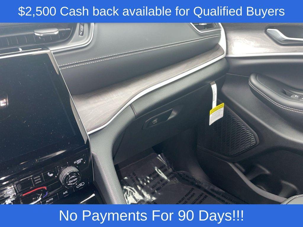 new 2025 Jeep Grand Cherokee L car, priced at $47,154