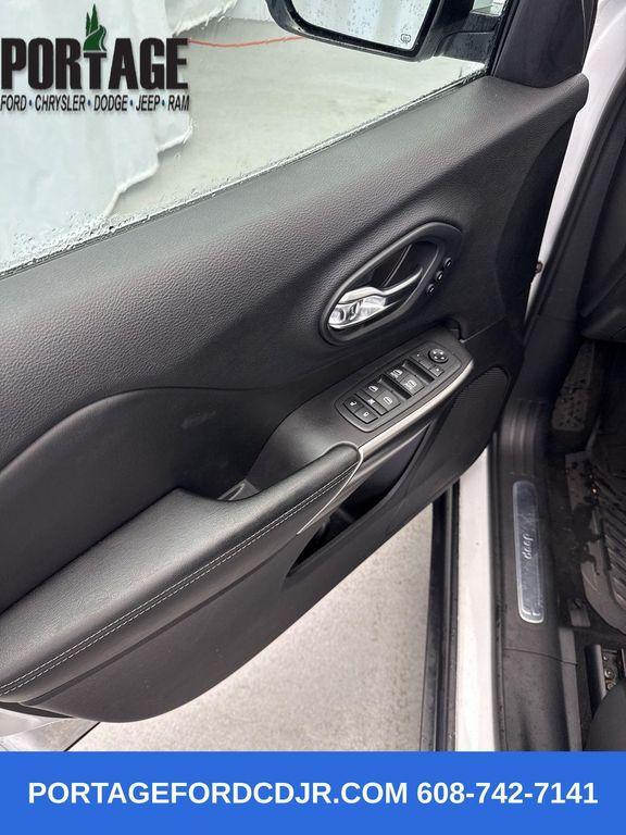 used 2020 Jeep Cherokee car, priced at $17,498