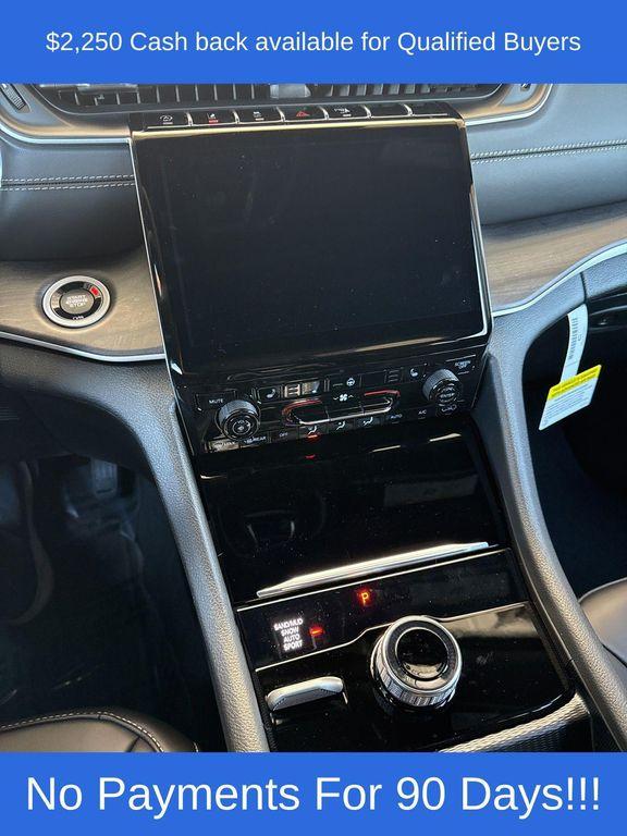 new 2025 Jeep Grand Cherokee car, priced at $46,269