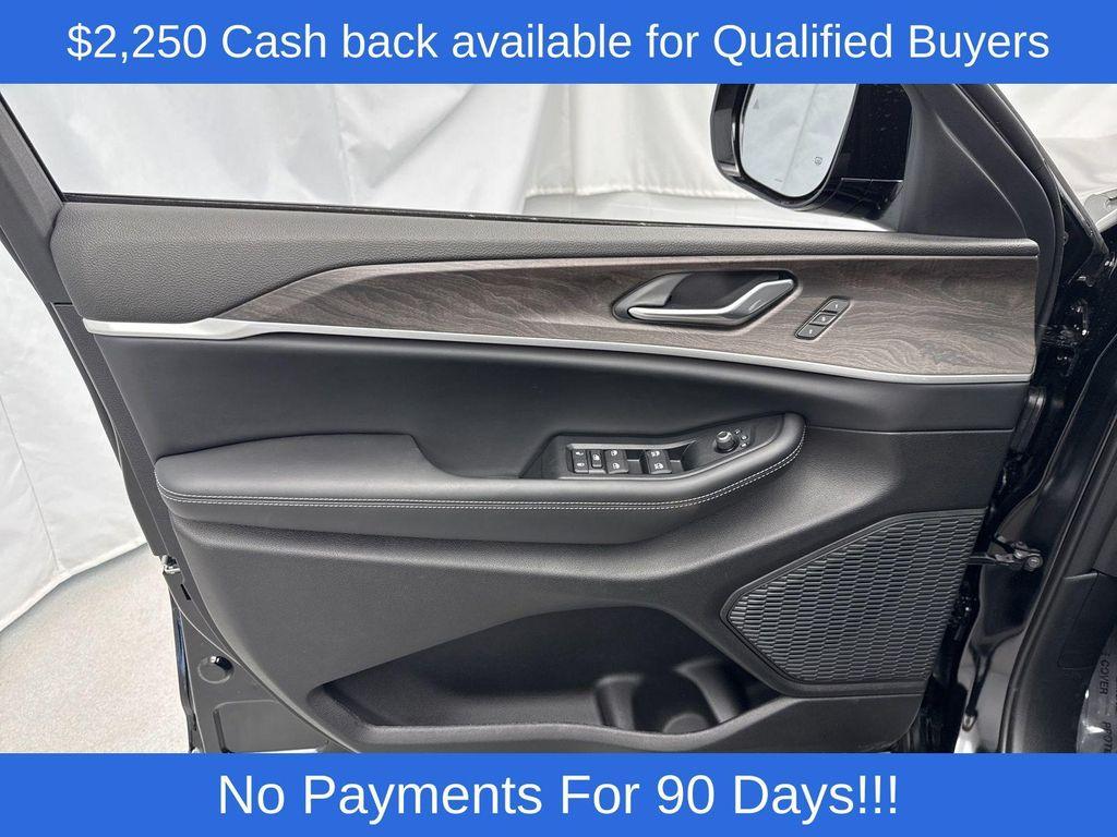 new 2025 Jeep Grand Cherokee car, priced at $46,269