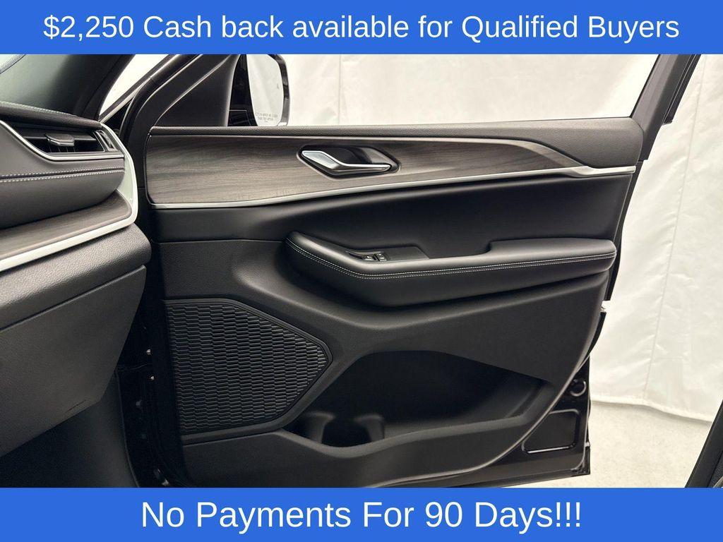 new 2025 Jeep Grand Cherokee car, priced at $46,269