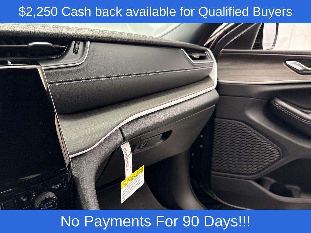 new 2025 Jeep Grand Cherokee car, priced at $46,269