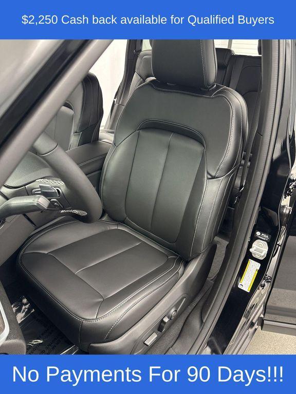 new 2025 Jeep Grand Cherokee car, priced at $46,269