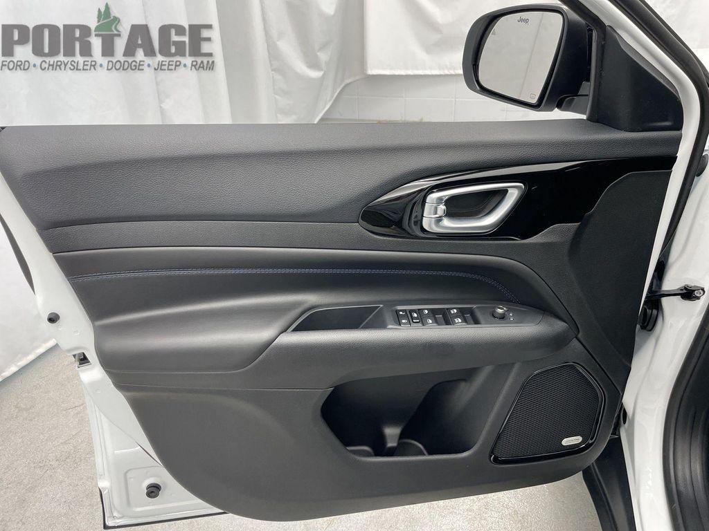 new 2025 Jeep Compass car, priced at $33,811
