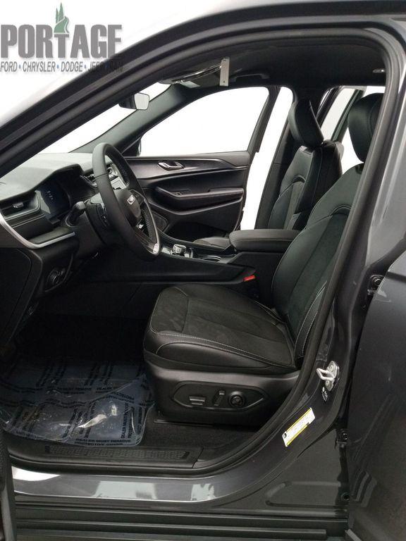 new 2025 Jeep Grand Cherokee L car, priced at $42,979