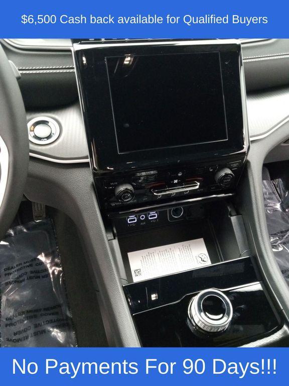 new 2025 Jeep Grand Cherokee L car, priced at $39,392