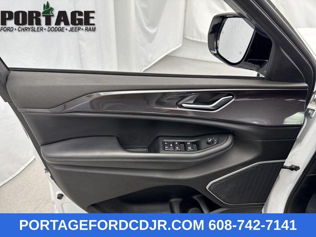 used 2022 Jeep Grand Cherokee L car, priced at $30,998