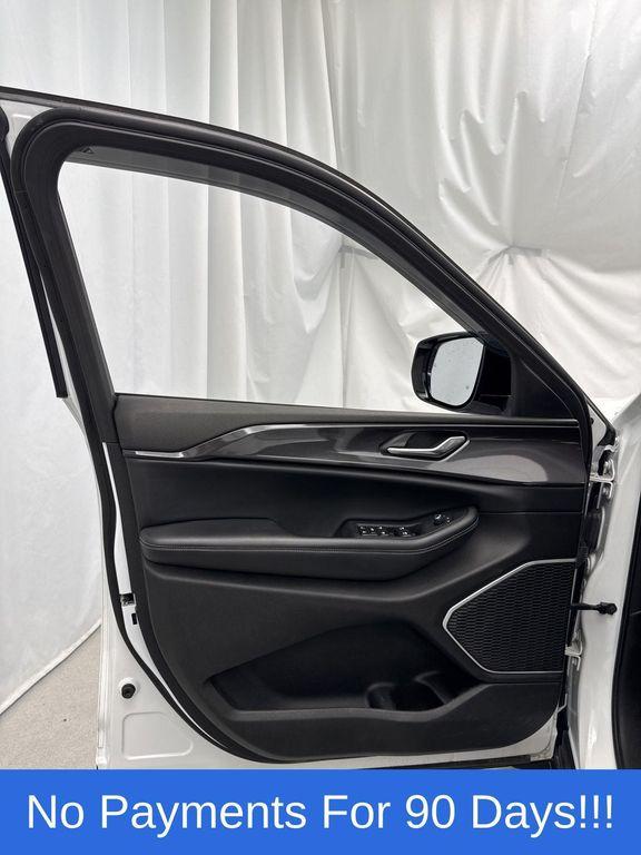 used 2022 Jeep Grand Cherokee L car, priced at $30,498