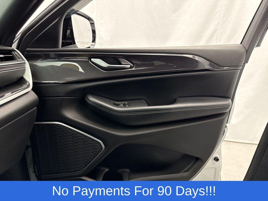 used 2022 Jeep Grand Cherokee L car, priced at $30,498