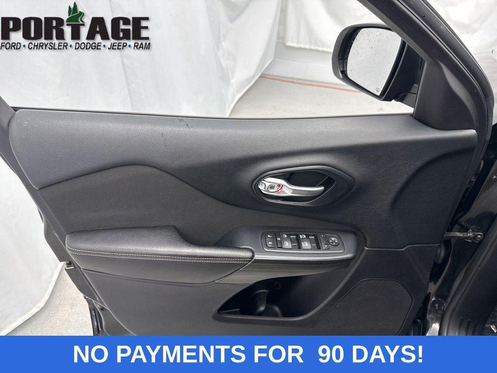 used 2016 Jeep Cherokee car, priced at $11,998