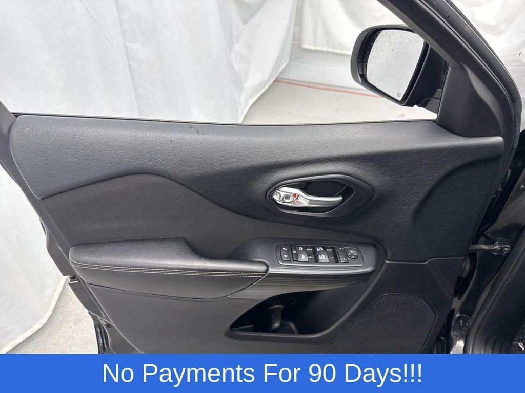 used 2016 Jeep Cherokee car, priced at $11,798