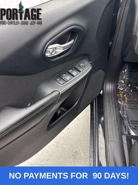used 2016 Jeep Cherokee car, priced at $11,998
