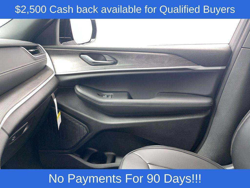 new 2025 Jeep Grand Cherokee L car, priced at $46,618