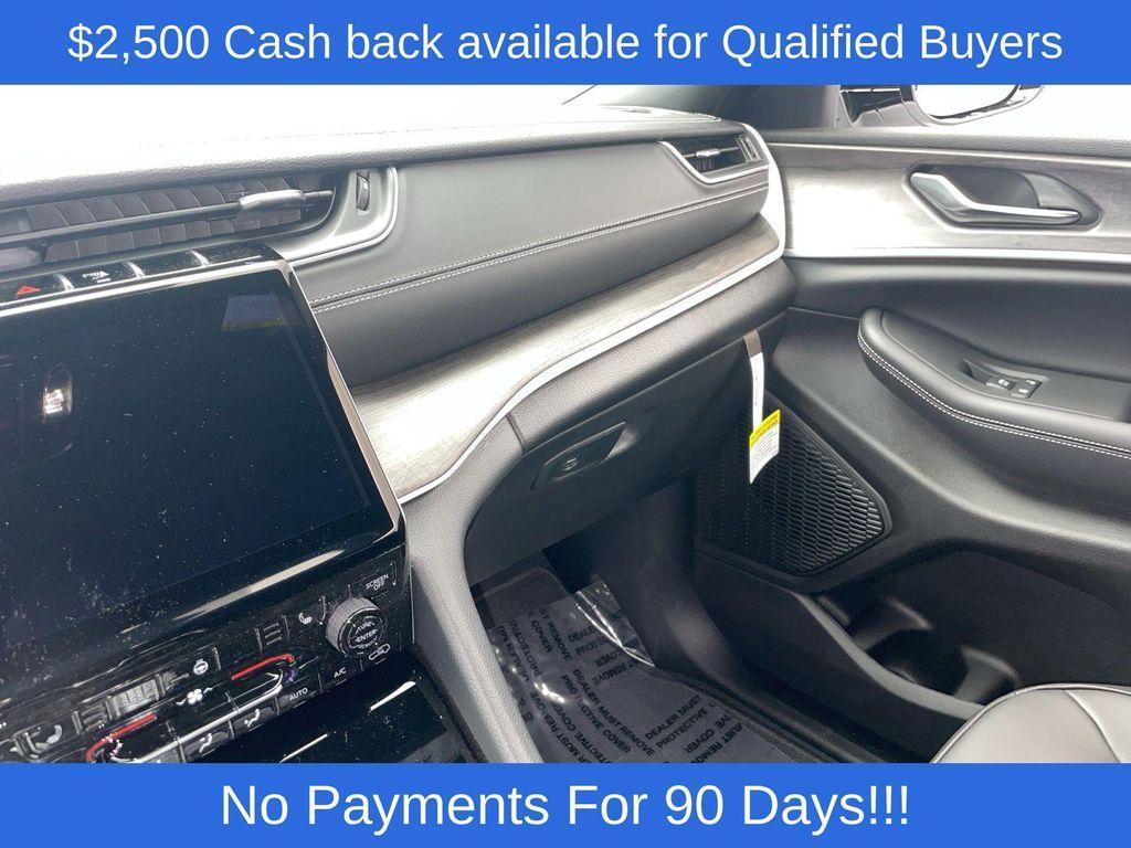 new 2025 Jeep Grand Cherokee L car, priced at $46,618